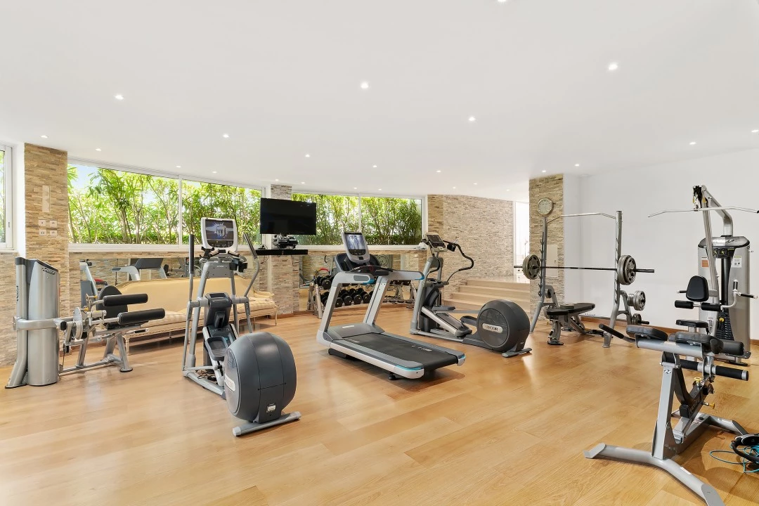 1680597545-Luxury Real estate rent Cannes Sky fitness.webp